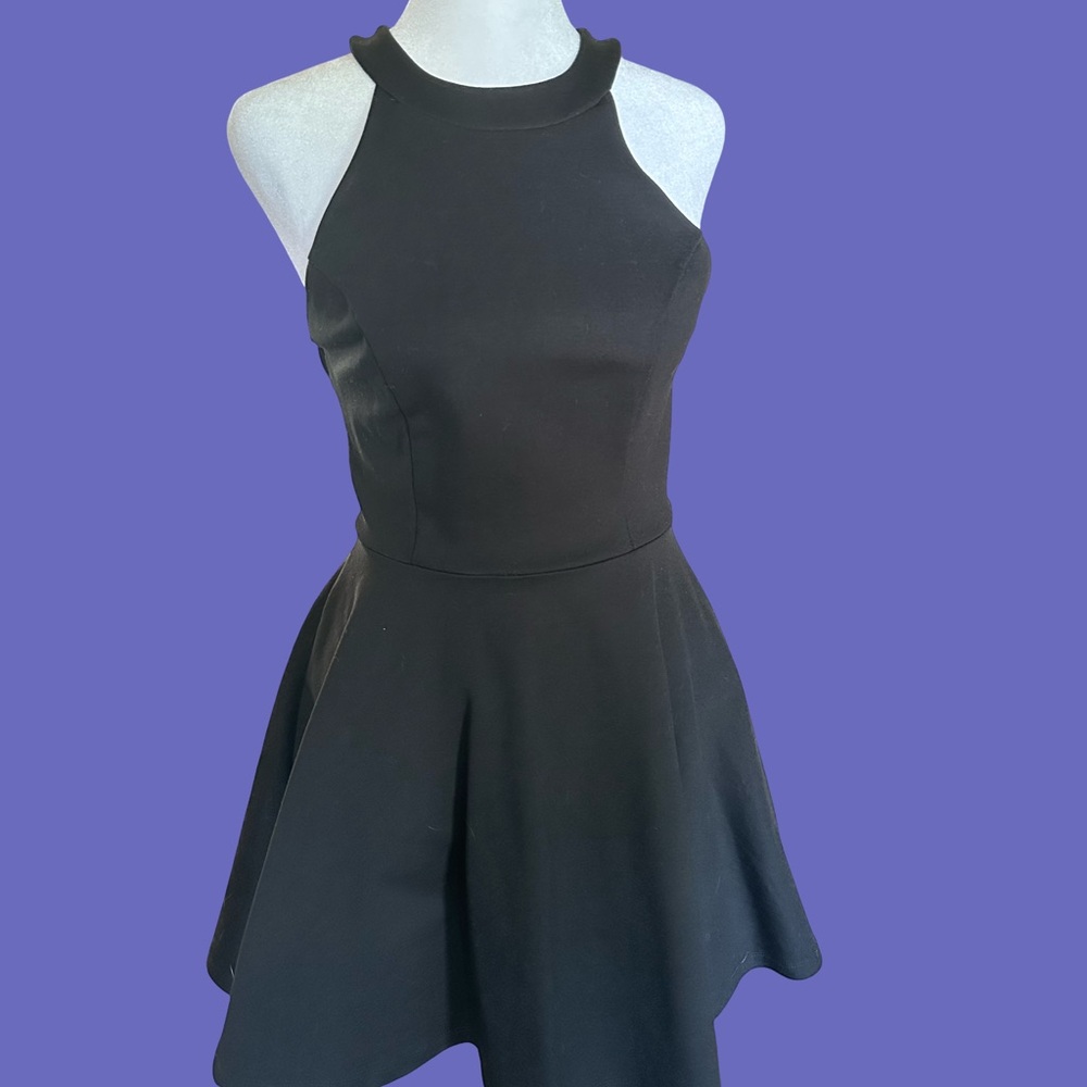 ⭐️Windsor Open back dress⭐️ - Picture 2 of 6